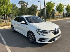 Sahibinden Renault Megane 1.3 TCe Icon 2025 Model  14.000 km Beyaz