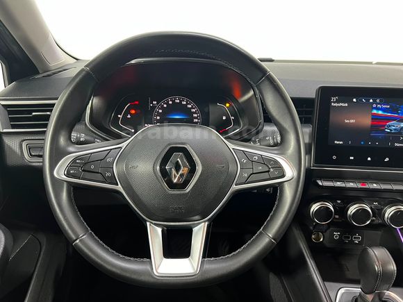 HEDEF RENAULT PLAZA'DAN 2023 CLİO İCON 1,0 TCE XTRONİC