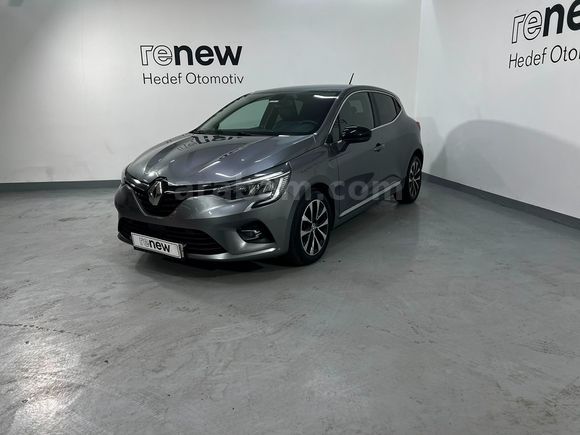 HEDEF RENAULT PLAZA'DAN 2023 CLİO İCON 1,0 TCE XTRONİC