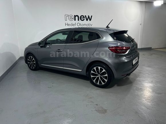 HEDEF RENAULT PLAZA'DAN 2023 CLİO İCON 1,0 TCE XTRONİC