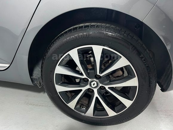 HEDEF RENAULT PLAZA'DAN 2023 CLİO İCON 1,0 TCE XTRONİC