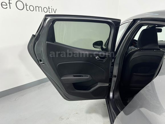 HEDEF RENAULT PLAZA'DAN 2023 CLİO İCON 1,0 TCE XTRONİC