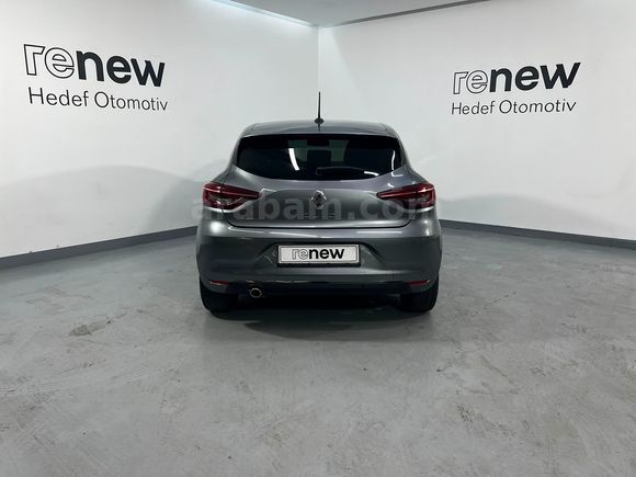 HEDEF RENAULT PLAZA'DAN 2023 CLİO İCON 1,0 TCE XTRONİC