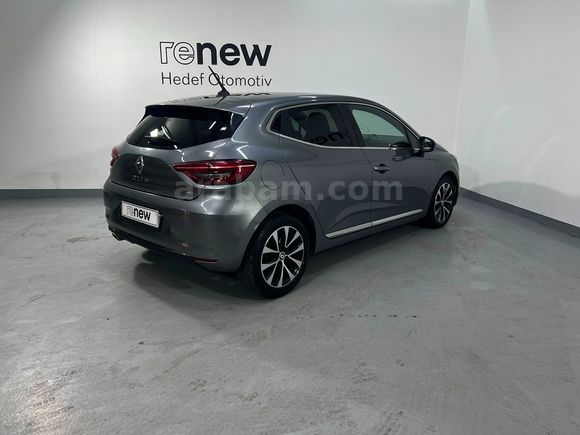 HEDEF RENAULT PLAZA'DAN 2023 CLİO İCON 1,0 TCE XTRONİC
