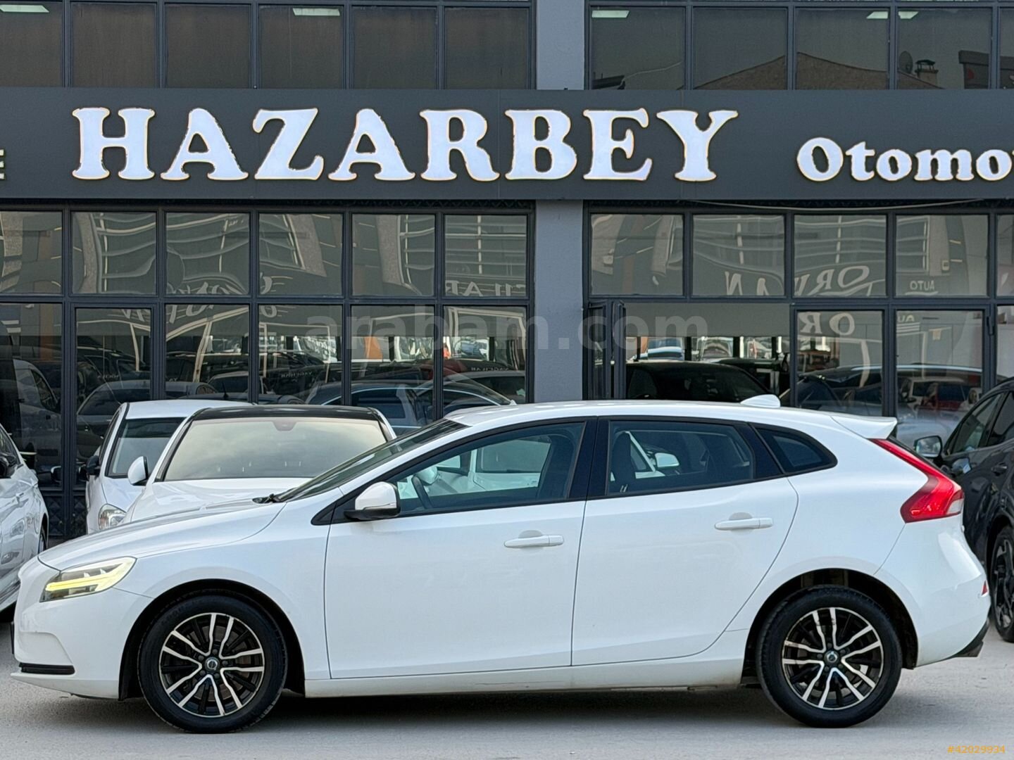 Galeriden Volvo V40 1.5 Momentum 2017 Model Konya 116.000 km Beyaz 5