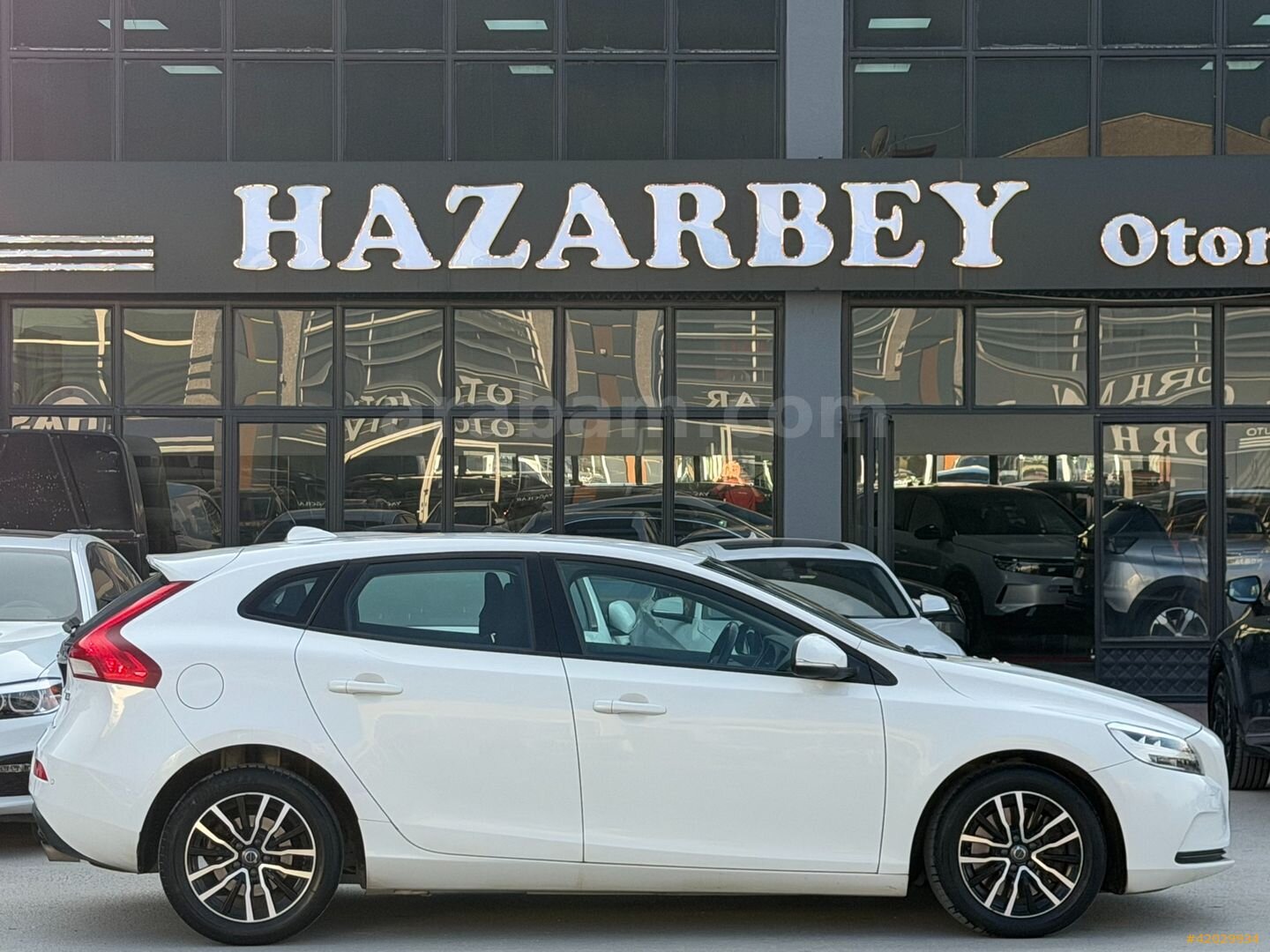 Galeriden Volvo V40 1.5 Momentum 2017 Model Konya 116.000 km Beyaz 4