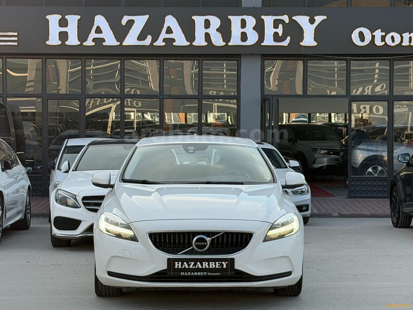 Galeriden Volvo V40 1.5 Momentum 2017 Model Konya 116.000 km Beyaz 2