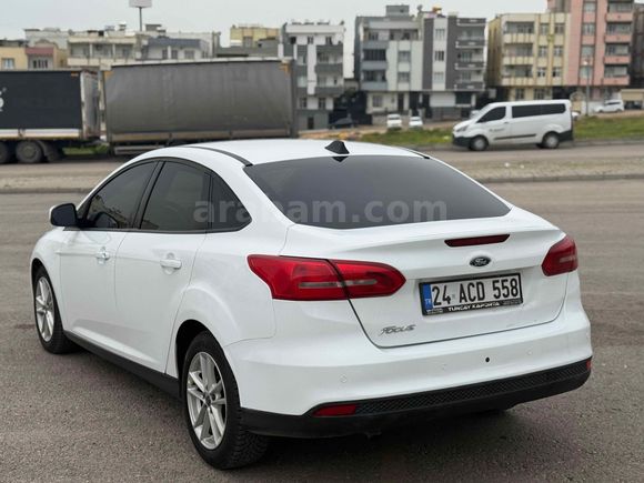 Sahibinden Ford Focus 1.6 TDCi Trend X 2015 Model  145 binde
