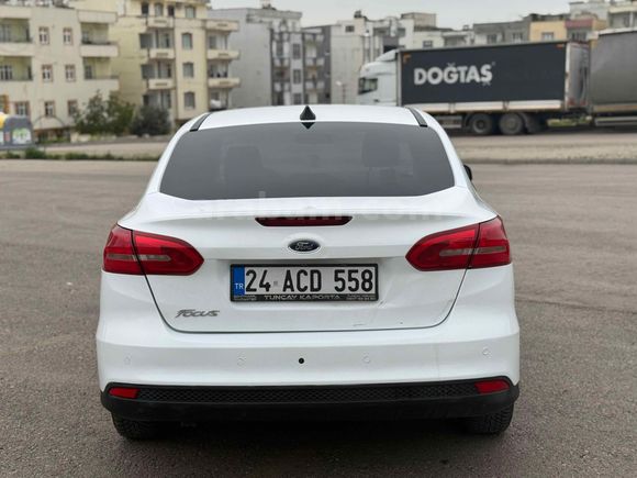 Sahibinden Ford Focus 1.6 TDCi Trend X 2015 Model  145 binde