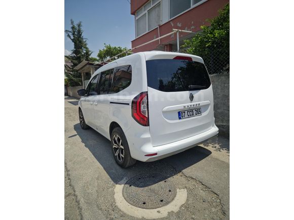 Sahibinden Renault Kangoo Multix 1.3 TCe Techno 2025 Model