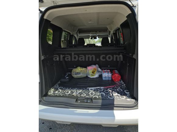 Sahibinden Renault Kangoo Multix 1.3 TCe Techno 2025 Model