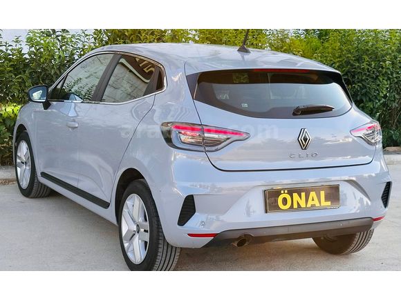 ÖNAL'DAN 2025 RENAULT CLİO 1.0 TCE EVOLUTİON X-TRONİC 10.BİN KM