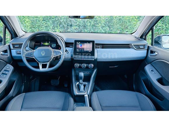 ÖNAL'DAN 2025 RENAULT CLİO 1.0 TCE EVOLUTİON X-TRONİC 10.BİN KM