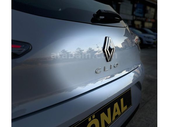 ÖNAL'DAN 2025 RENAULT CLİO 1.0 TCE EVOLUTİON X-TRONİC 10.BİN KM