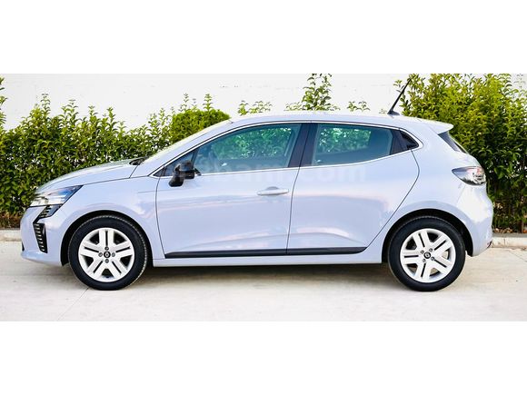 ÖNAL'DAN 2025 RENAULT CLİO 1.0 TCE EVOLUTİON X-TRONİC 10.BİN KM