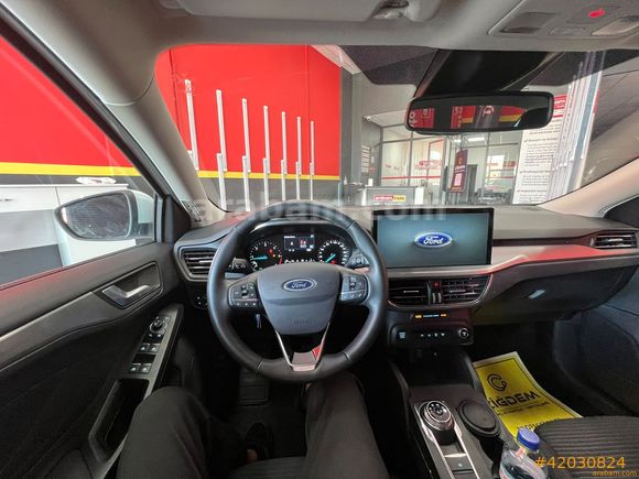 Galeriden Ford Focus 1.5 EcoBlue Titanium Stil 2024 Model Mersin 40.618 km Beyaz
