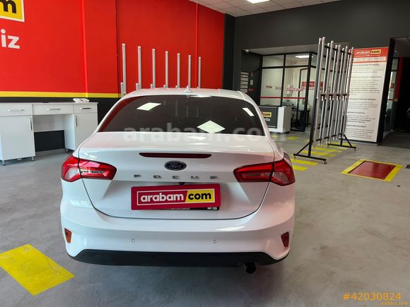 Galeriden Ford Focus 1.5 EcoBlue Titanium Stil 2024 Model Mersin 40.618 km Beyaz