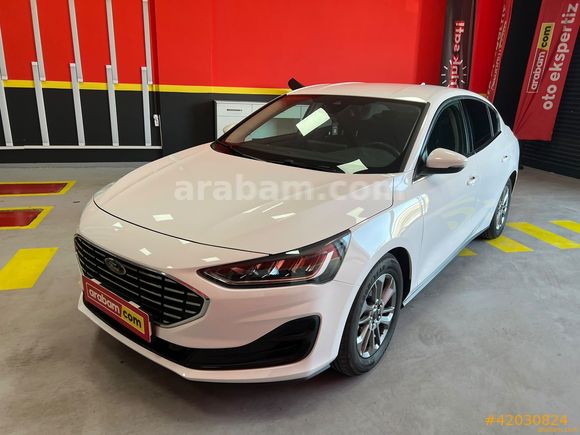 Galeriden Ford Focus 1.5 EcoBlue Titanium Stil 2024 Model Mersin 40.618 km Beyaz