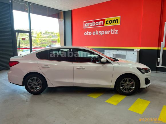 Galeriden Ford Focus 1.5 EcoBlue Titanium Stil 2024 Model Mersin 40.618 km Beyaz
