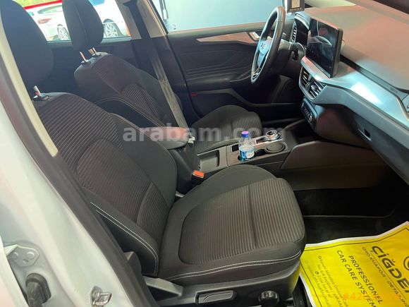 Galeriden Ford Focus 1.5 EcoBlue Titanium Stil 2024 Model Mersin 40.618 km Beyaz