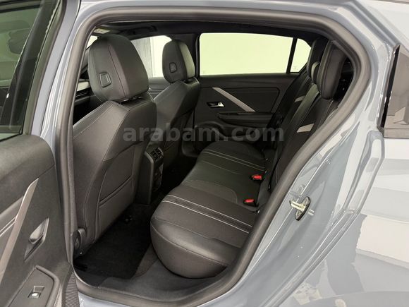 otomobil Opel Astra 1.2 Turbo GS