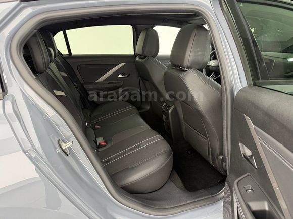 otomobil Opel Astra 1.2 Turbo GS