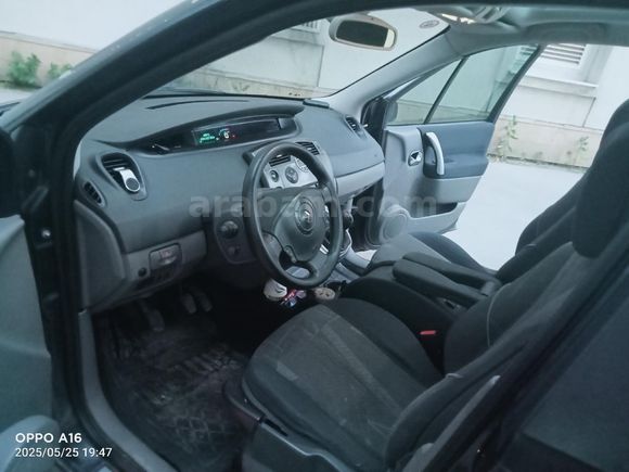 Sahibinden Renault Scenic 1.6 Dynamique 2004 Model