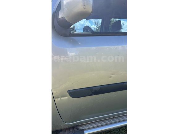 Acil 
Sahibinden Renault Kangoo Multix 1.5 dCi Expression 2011 Model 