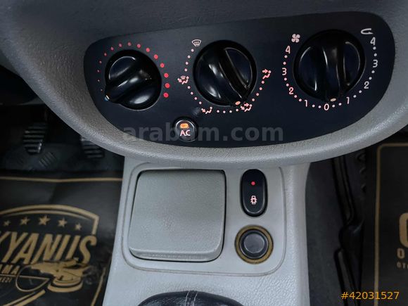 KAYA OTOMOTİVDEN 2003 CLIO 1.4 16 WALF KLIMALI 3 PARÇA BOYALI