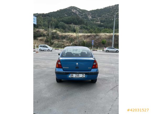 KAYA OTOMOTİVDEN 2003 CLIO 1.4 16 WALF KLIMALI 3 PARÇA BOYALI