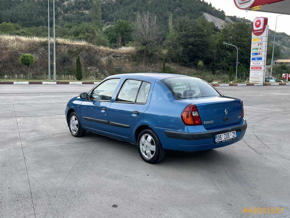 KAYA OTOMOTİVDEN 2003 CLIO 1.4 16 WALF KLIMALI 3 PARÇA BOYALI