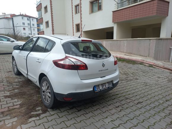 Sahibinden Renault Megane 1.5 dCi Touch Plus 2015 Model 