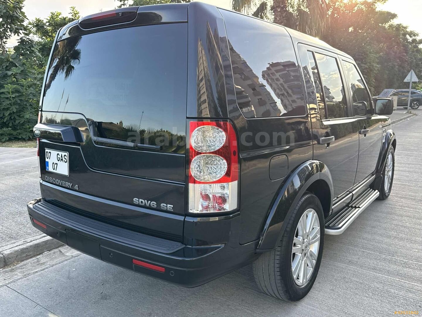 Galeriden Land Rover Discovery 3.0 SDV6 SE 2012 Model Antalya 272.000 km Siyah 4