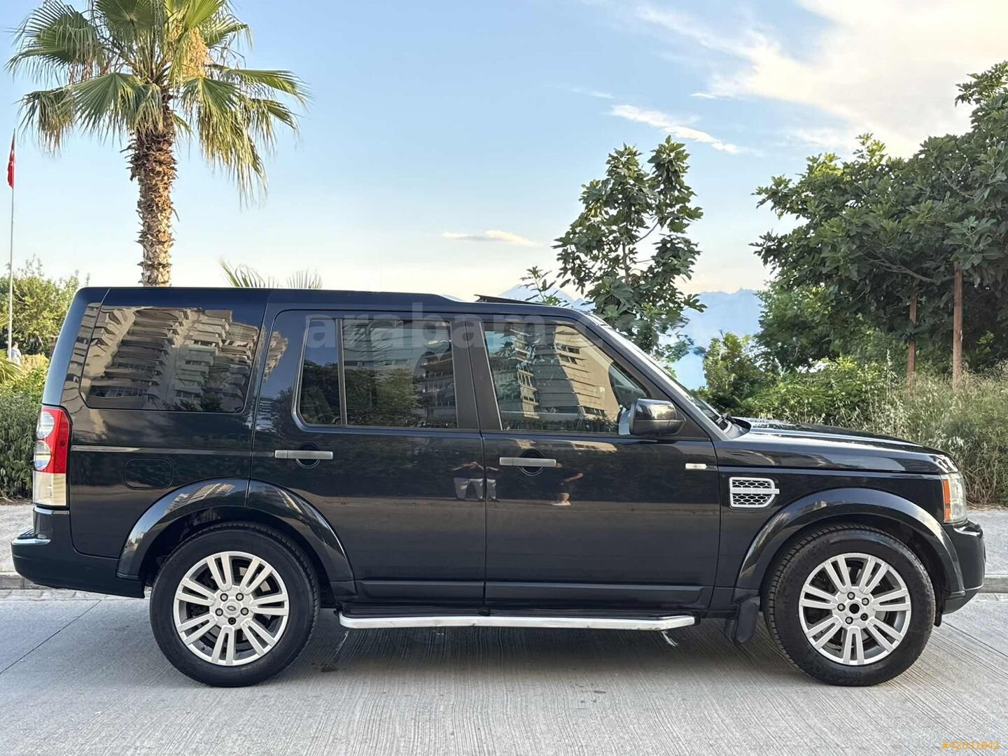 Galeriden Land Rover Discovery 3.0 SDV6 SE 2012 Model Antalya 272.000 km Siyah 2