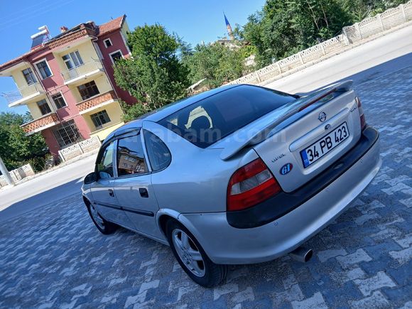 Galeriden Opel Vectra 2.0 GLS 1996 Model Afyonkarahisar