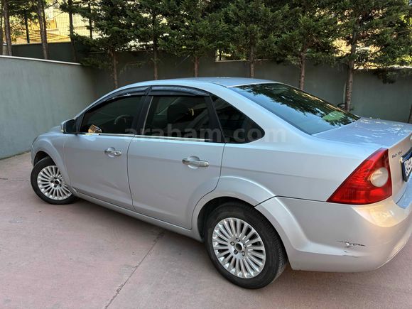 Sahibinden Ford Focus 1.6 Titanium 2008 Model  352.000 km Gri