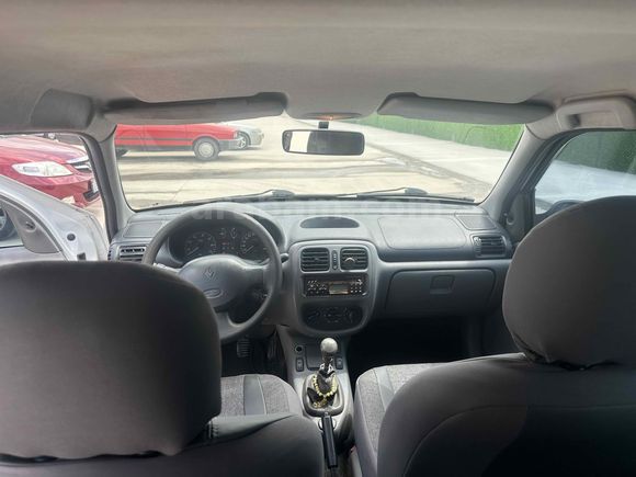 Galeriden Renault Clio 1.4 RNA 2001 Model Yozgat