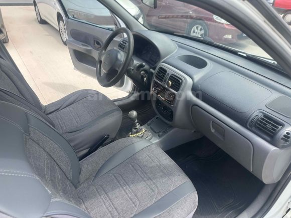 Galeriden Renault Clio 1.4 RNA 2001 Model Yozgat