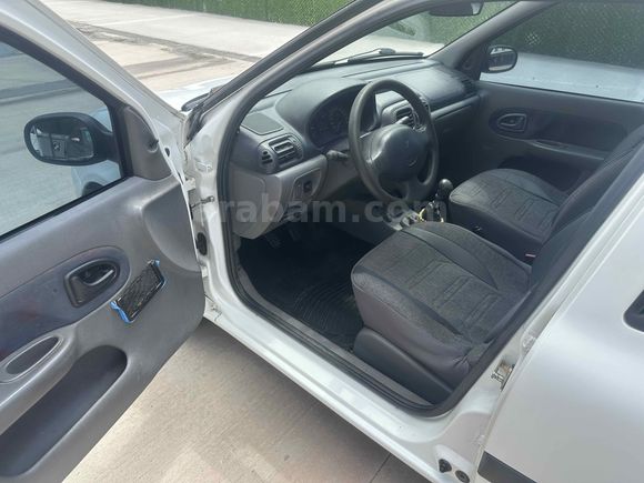 Galeriden Renault Clio 1.4 RNA 2001 Model Yozgat