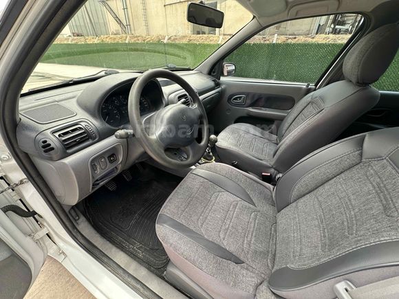Galeriden Renault Clio 1.4 RNA 2001 Model Yozgat