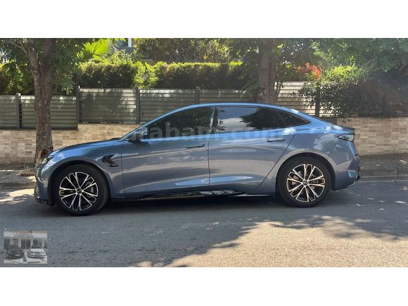 BOYASIZ. 11.000 KM DE . İÇİ BEJ