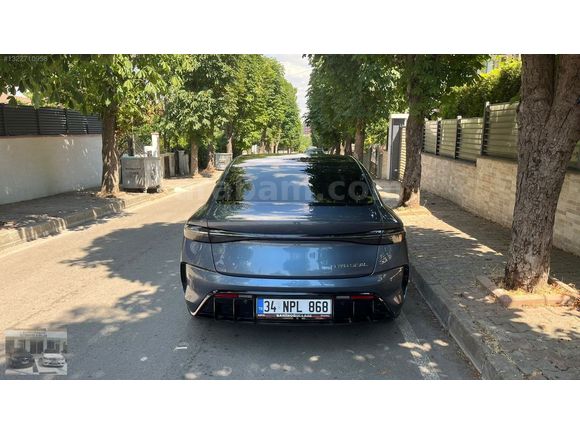 BOYASIZ. 11.000 KM DE . İÇİ BEJ