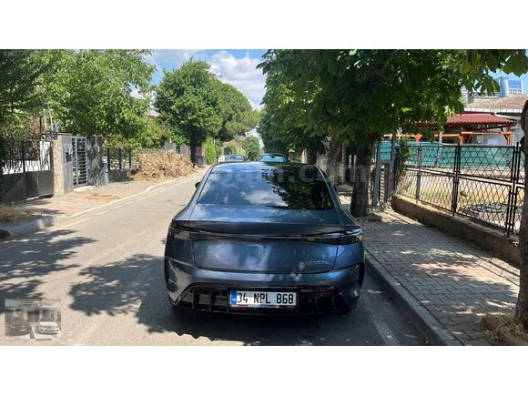 BOYASIZ. 11.000 KM DE . İÇİ BEJ