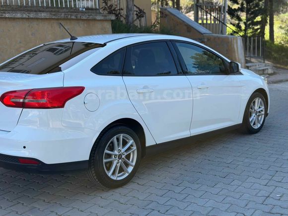 BOYASIZ Ford Focus 1.6 TDCi Trend X 2017 Model Isparta