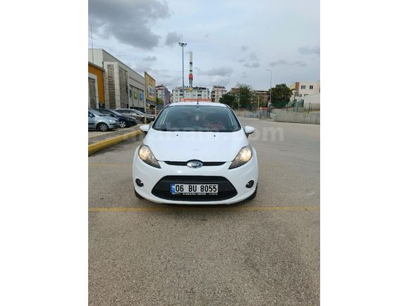 DEĞİŞENSİZ MEMURDAN 2009 MODEL FİESTA
