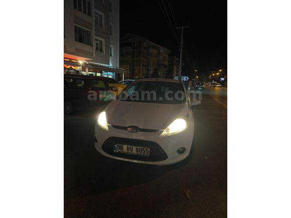 DEĞİŞENSİZ MEMURDAN 2009 MODEL FİESTA