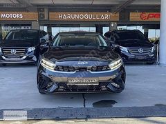 2022 KİA CERATO PRESTİGE DÖRT KOLTUK ISITMA YARI OTONOM