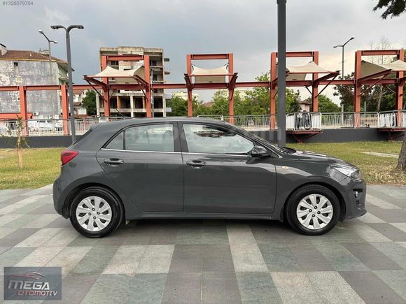 MEGA OTOMOTİV'DEN İLK ELDEN BOYASIZ DEĞİŞENSİZ KİA RİO