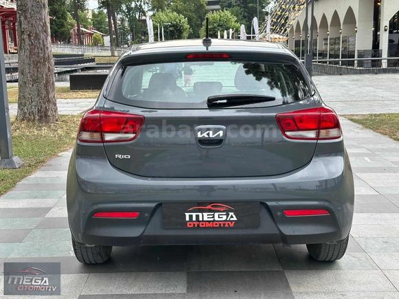 MEGA OTOMOTİV'DEN İLK ELDEN BOYASIZ DEĞİŞENSİZ KİA RİO
