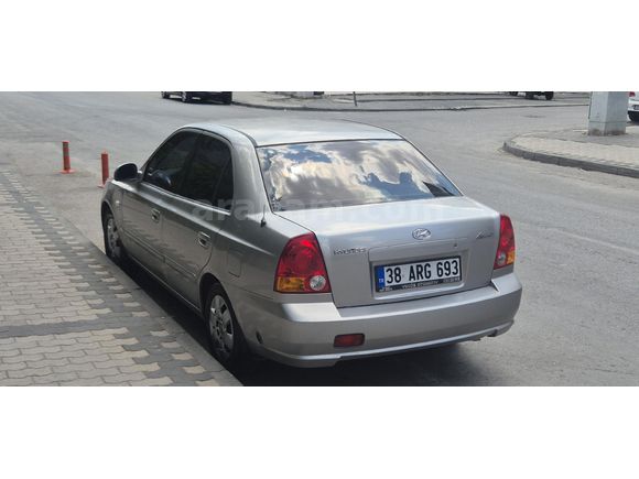 Değiçensiz Hyundai Accent 1.6 Admire 2004 Model Kayseri